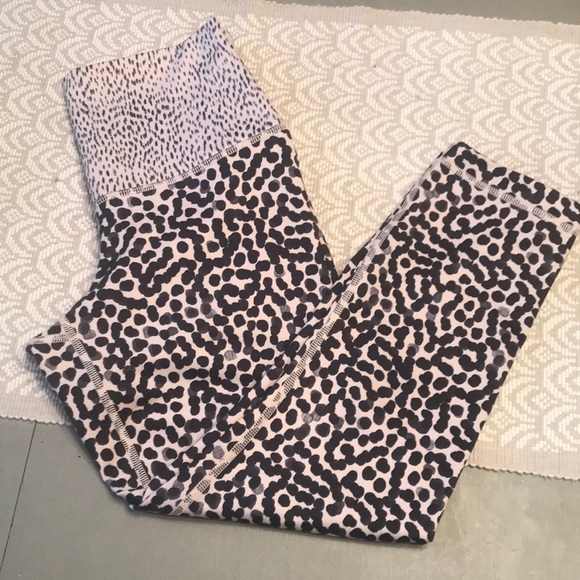 lululemon athletica Pants - Lululemon 3/4” Leggings Sz 6